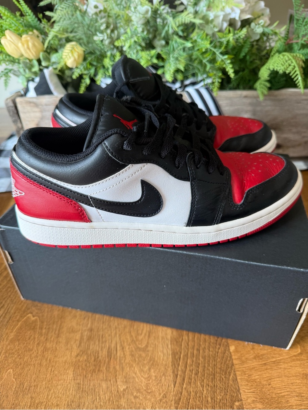 Jordan Low-Top Sneakers - Black White Red - Picture 2 of 4